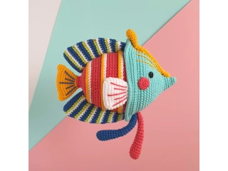 Stripey the Angelfish crochet pattern