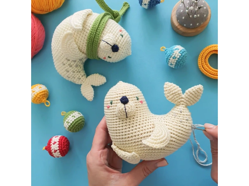 Snowball the Seal crochet pattern