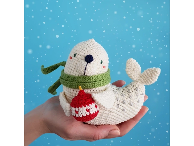 Snowball the Seal crochet pattern