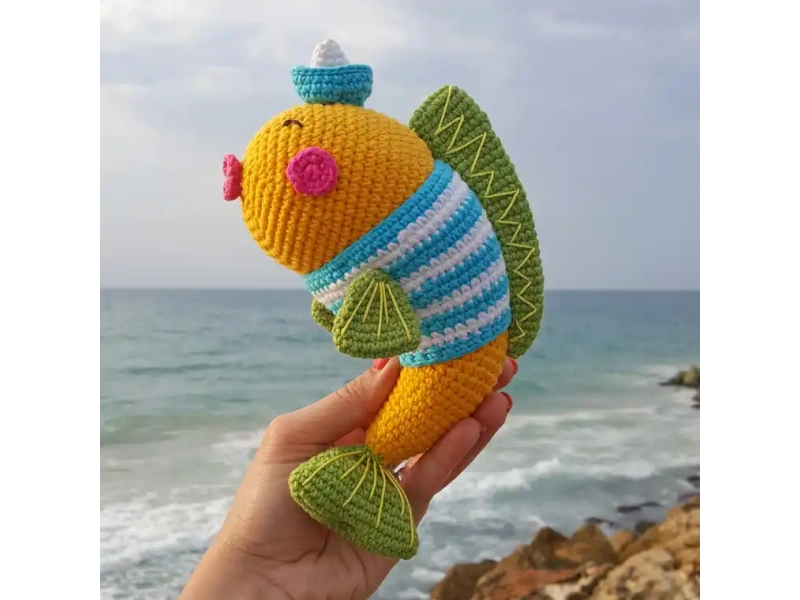 Gold Fish Crochet Pattern